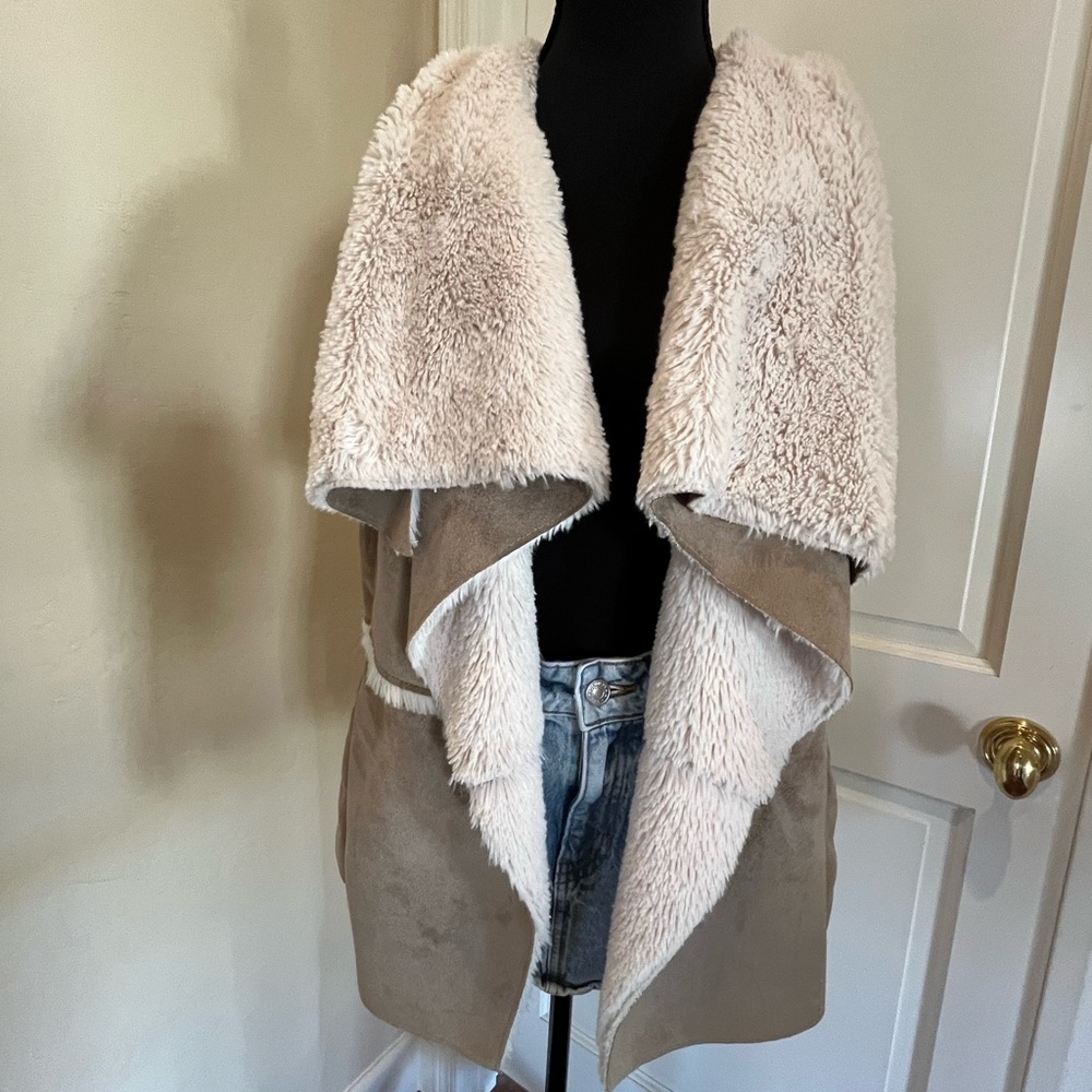 Tan and Cream Faux Shearling and Suede Vest - Picture 12 of 16